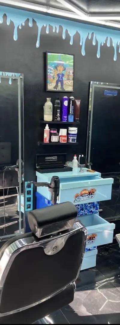 Salon de coiffure à louer mensuellement