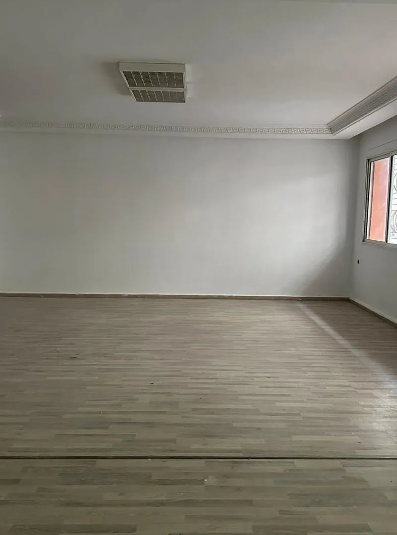 Bureau 143 m² à louer à Bourgogne