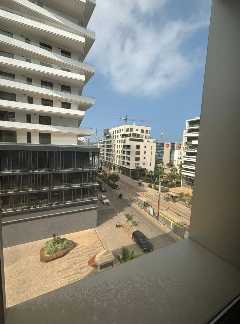 Bureau neuf à louer à CFC 72 m² à ne pas rater