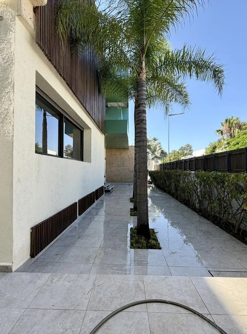 Villa 700 m² usage bureau à louer Souissi-Rabat