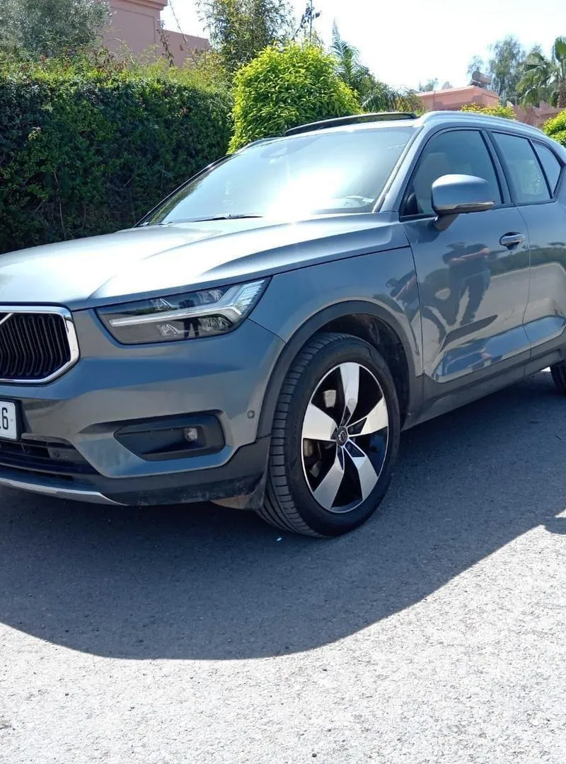 Volvo XC40 D4 AWD - Full Options - Entretien Volvo