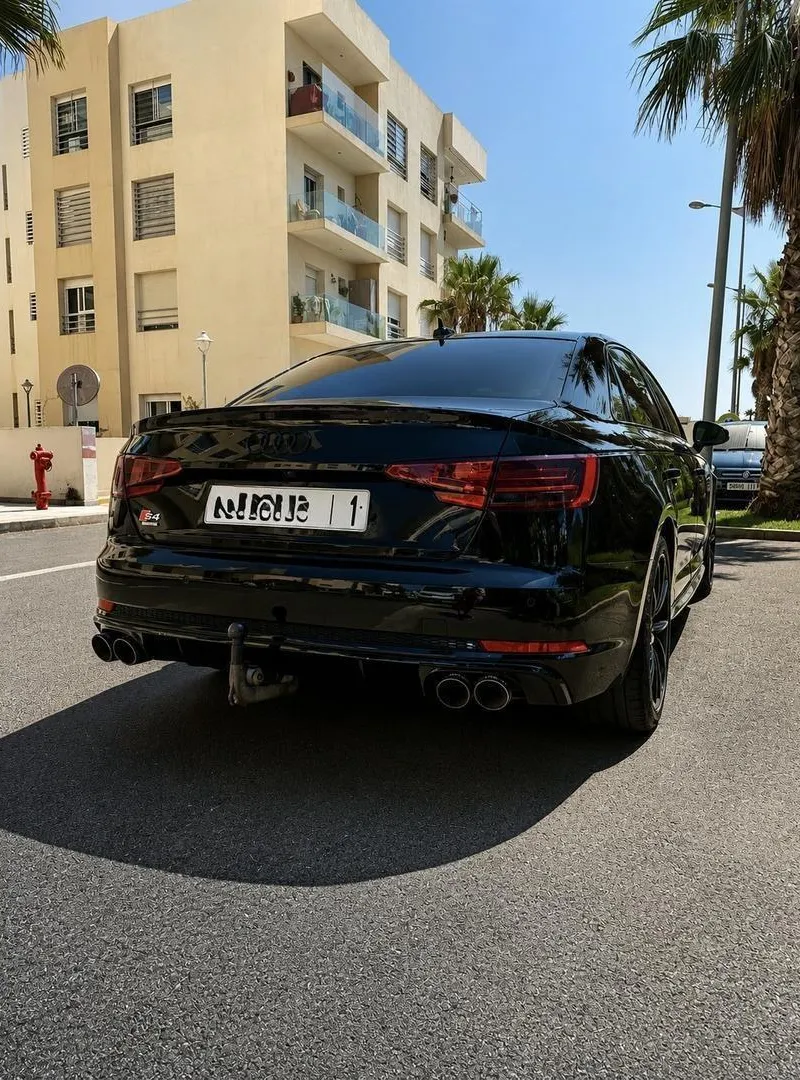 Audi A4 S line Pack S4