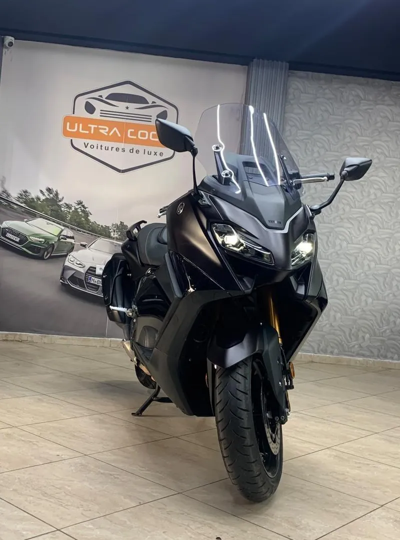Yamaha T-MAX 560 Tech Max 2025