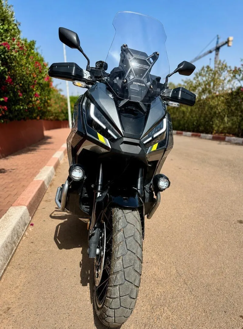 Honda X-ADV 750 2025 état exceptionnel