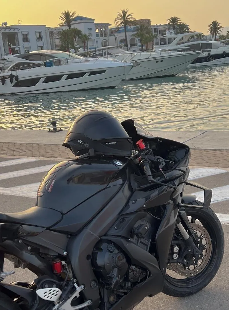 Yamaha R1