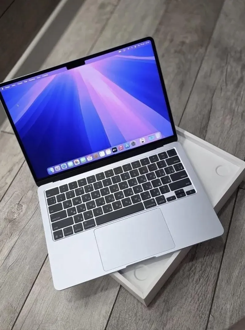 MacBook Air 13 M3, 24 Go RAM, 2 To SSD