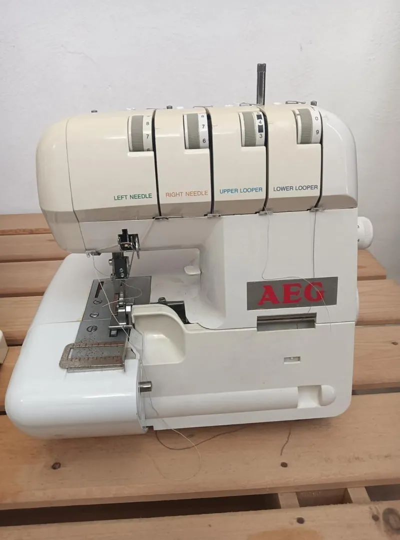 Machine à coudre en bon état, qui la veut, bienvenue