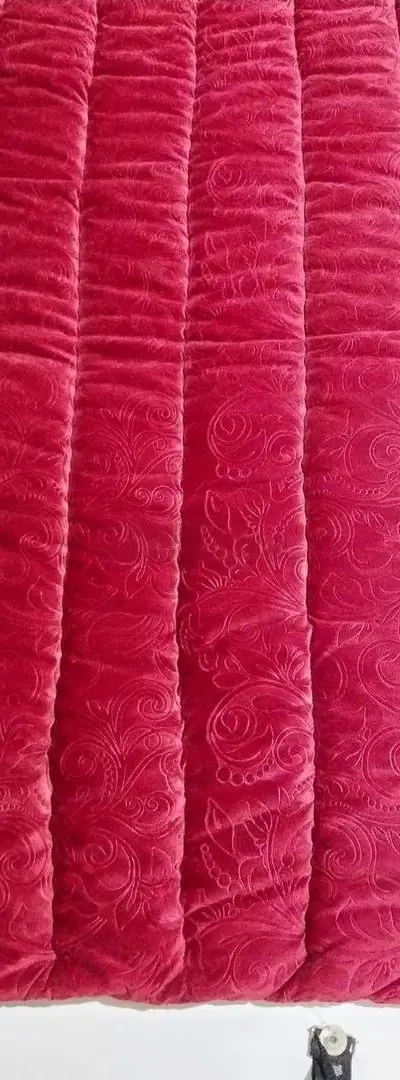 4 couettes grises ou 4 couettes Corona ou 3 couettes Corona