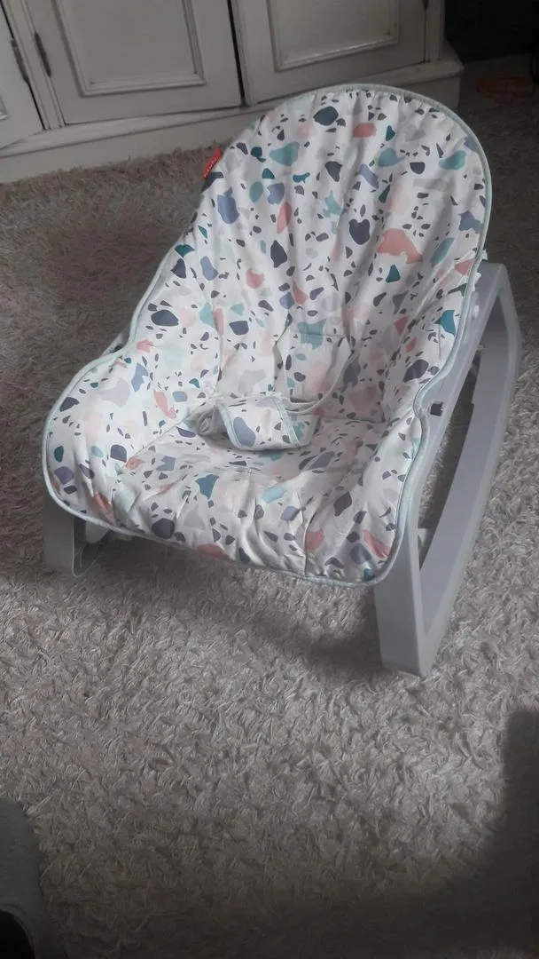 Chaise à bascule pour bébé bon état