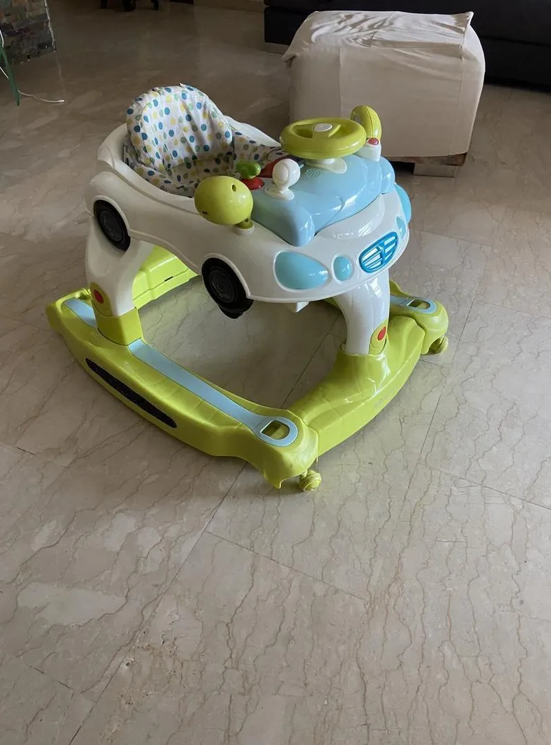 Youpala bébé musical en forme de voiture