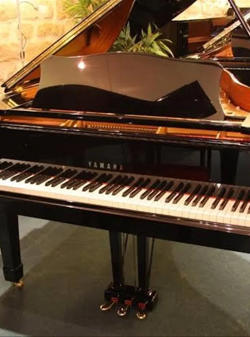 YAMAHA GRAND PIANO MADE IN JAPAN VERSION USA