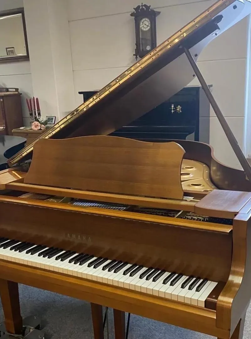 Piano Yamaha quart de queue