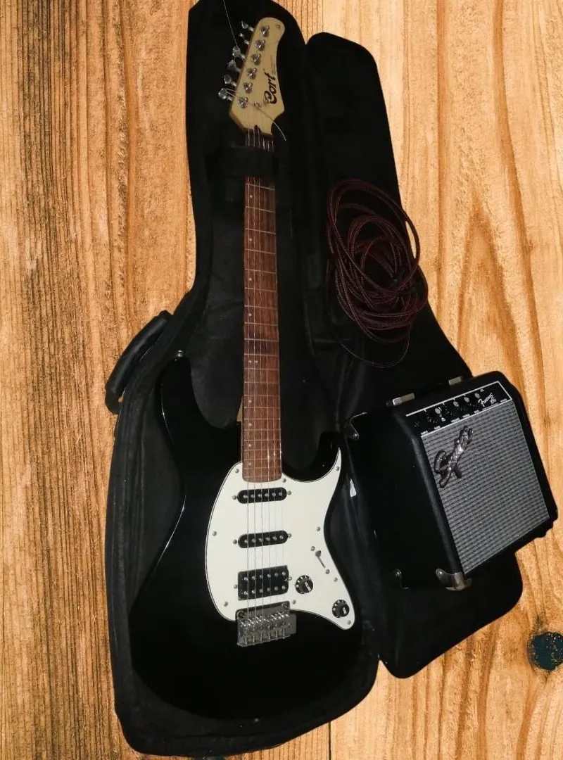 Pack Guitare Cort G250 Indonésie Ampli Fender 10G