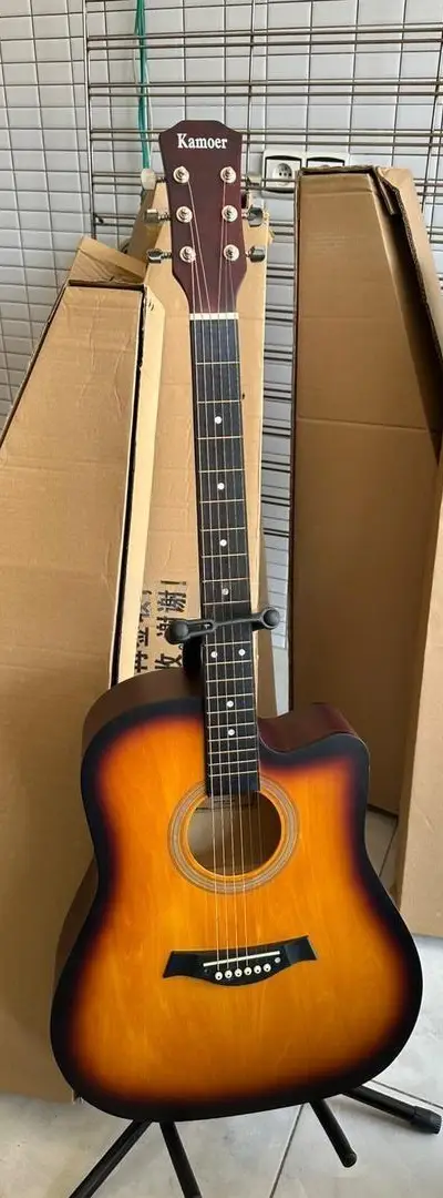 Guitare folk acoustique marque Kamoer