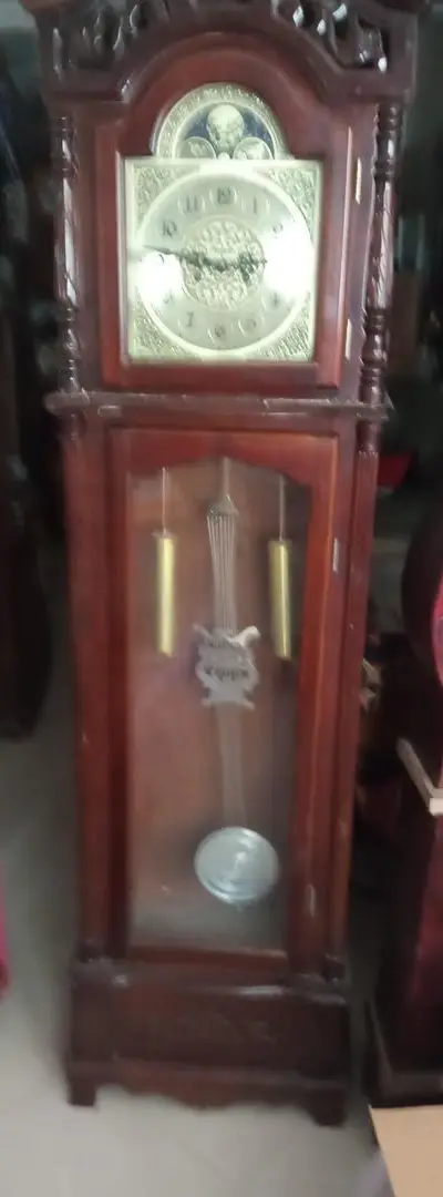 Horloge pendule mécanique ancienne