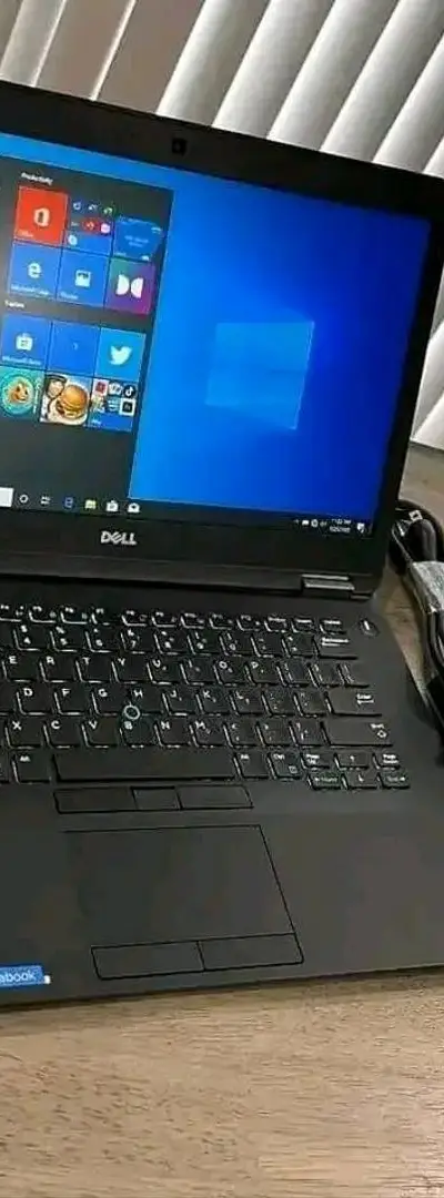 Dell i5 8ème RAM 8 Disque 256 SSD Batterie 4h