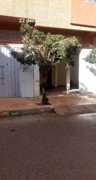 “محل مجهز ومحفظ 120 m للكراء أو البيع أو الساروت