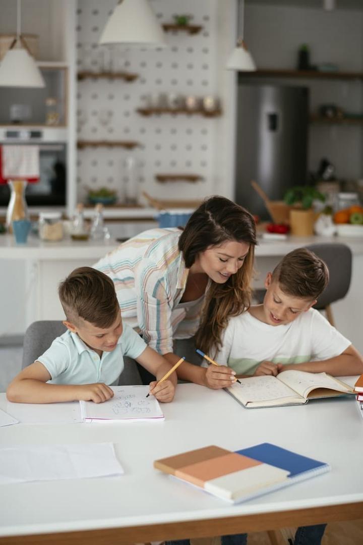 garde d'enfants ménage aide cuisine