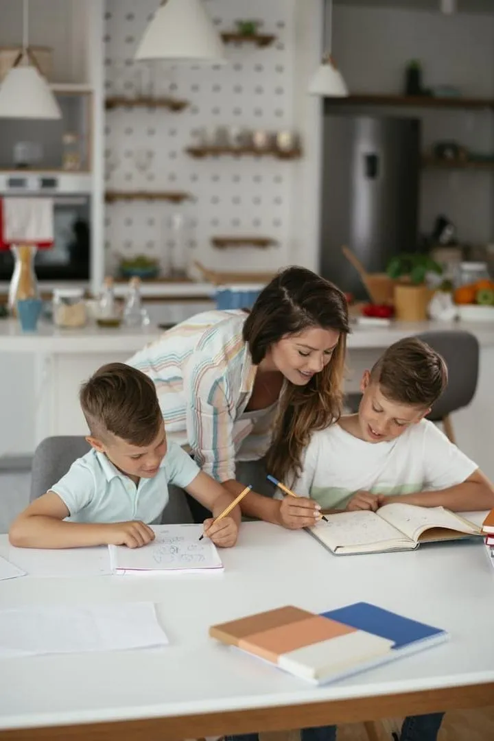 garde d'enfants ménage aide cuisine