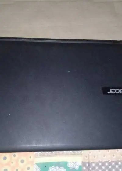 Acer Aspire ES1-520 - 8GB RAM - État Bon