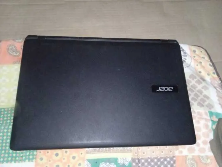 Acer Aspire ES1-520 - 8GB RAM - État Bon