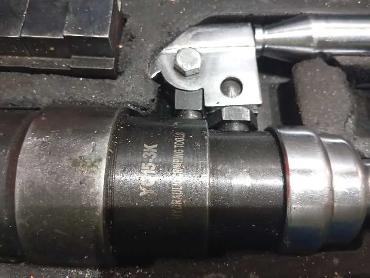 materiaux et outils en liquidation