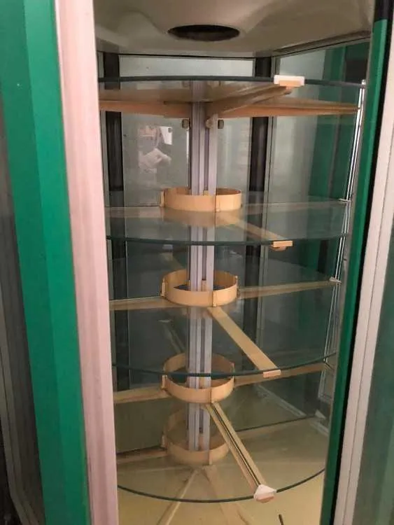 Vitrine tournante pour les tartes