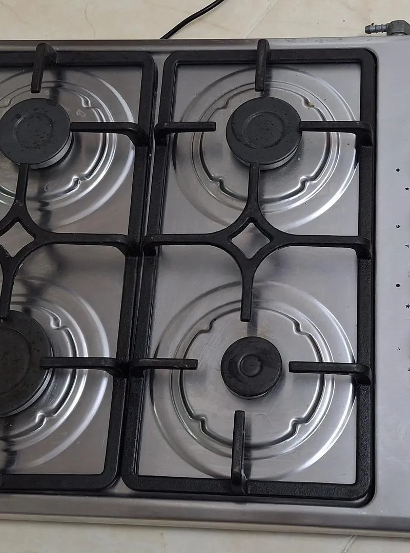 Cuisinière 4 feux posable