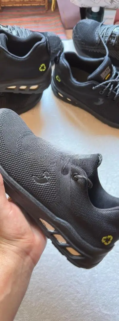 CHAUSSURES DE SECURITE HOMMES ET FEMMES 