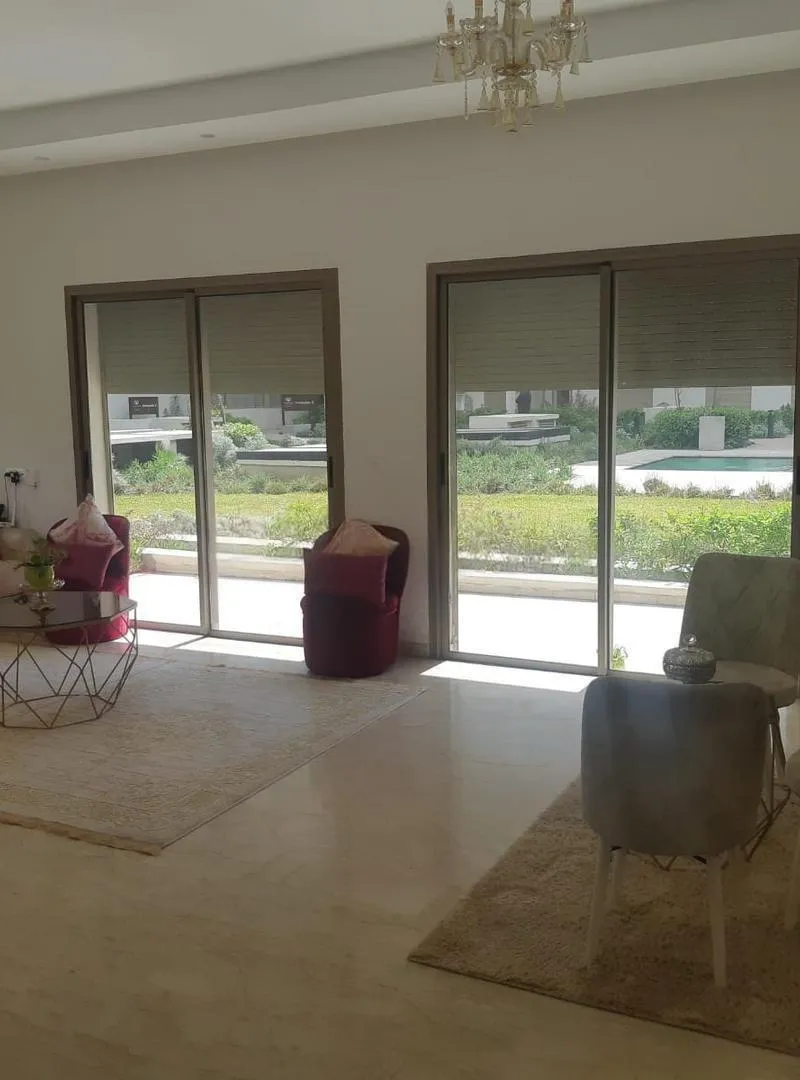 Un rez de jardin 3 chambres à Zenata meublé