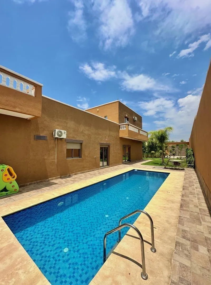 Villa titrée à vendre à Ghmate – 240 MDH