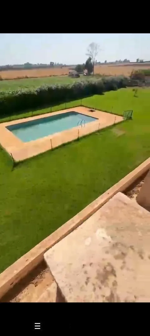 Villa meublée avec piscine à Beni Yakhlef