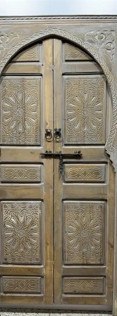 Porte Marocaine Traditionnelle en Bois Sculpté