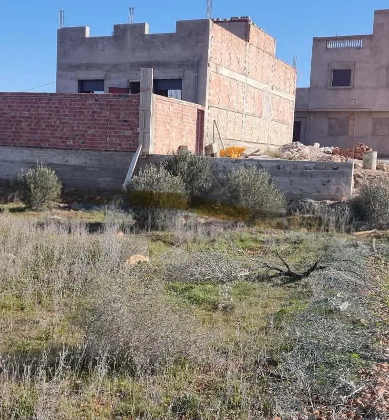 Terrain titré et constructible de 1080 m²