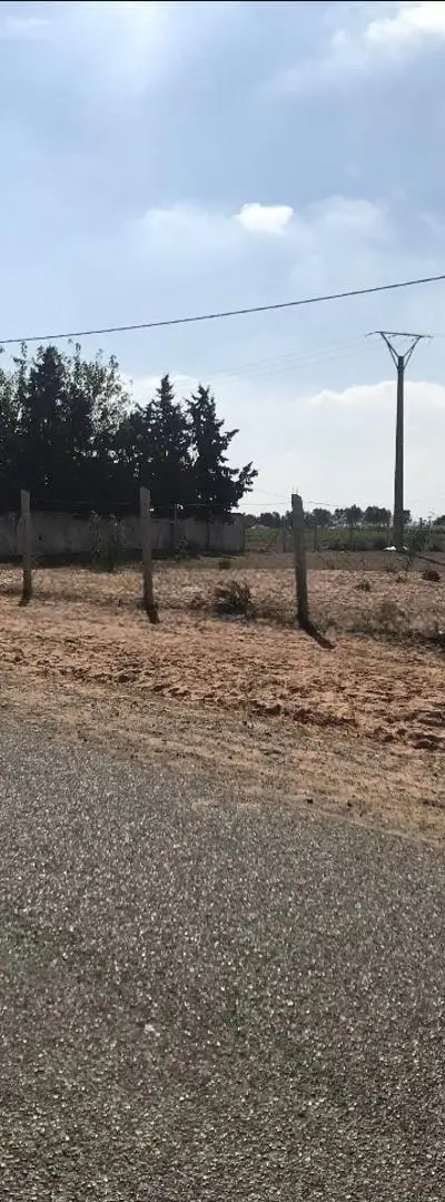 Ferme équipée dans un excellent emplacement sur la route