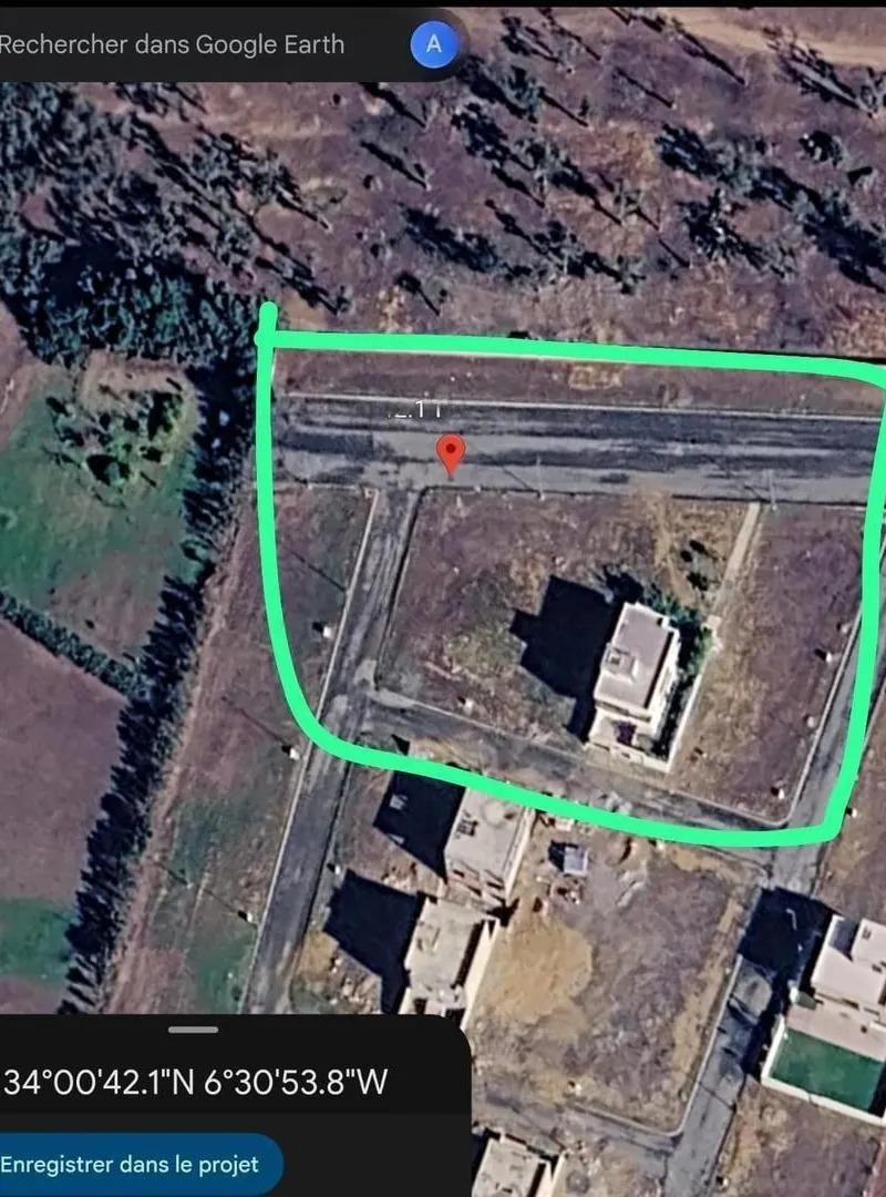 Terrain Kamouni pour villa à vendre trois façades