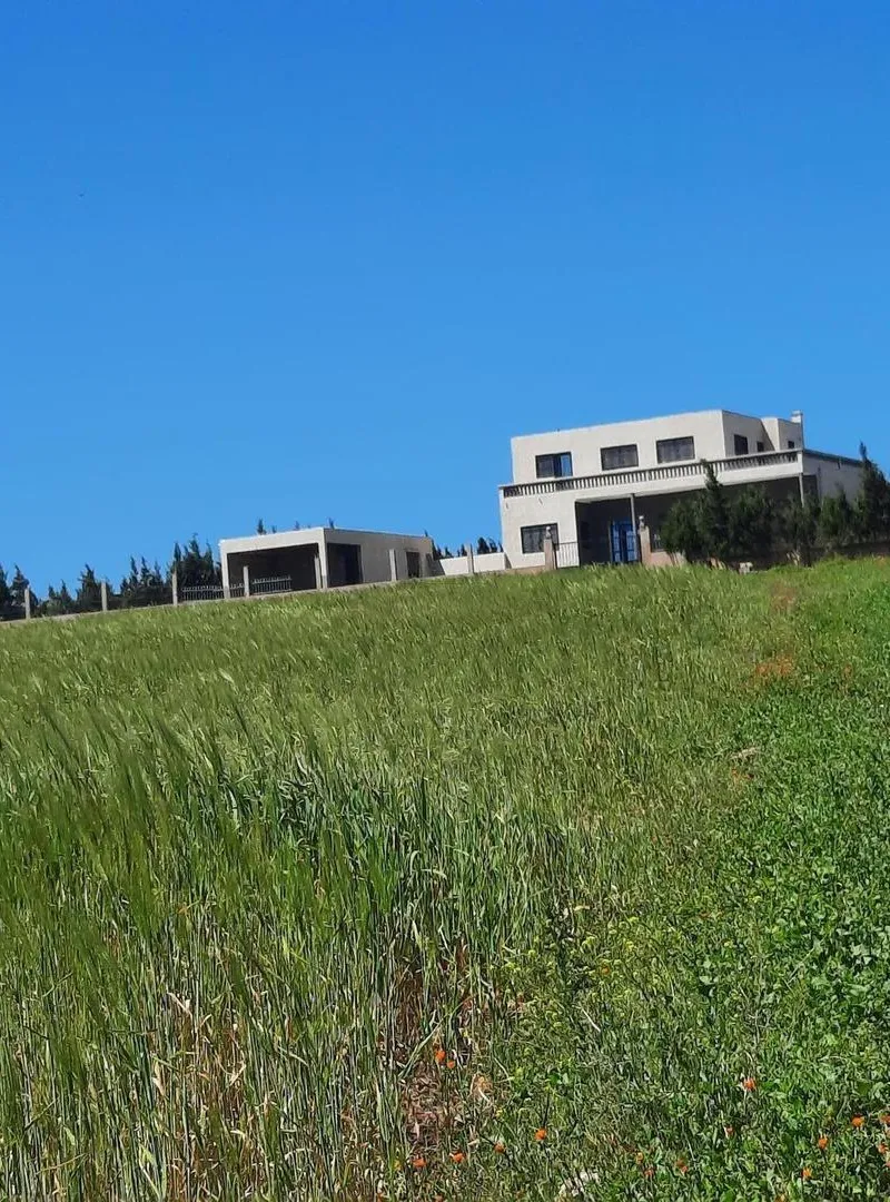 Je vends une ferme avec maison rurale, titrée