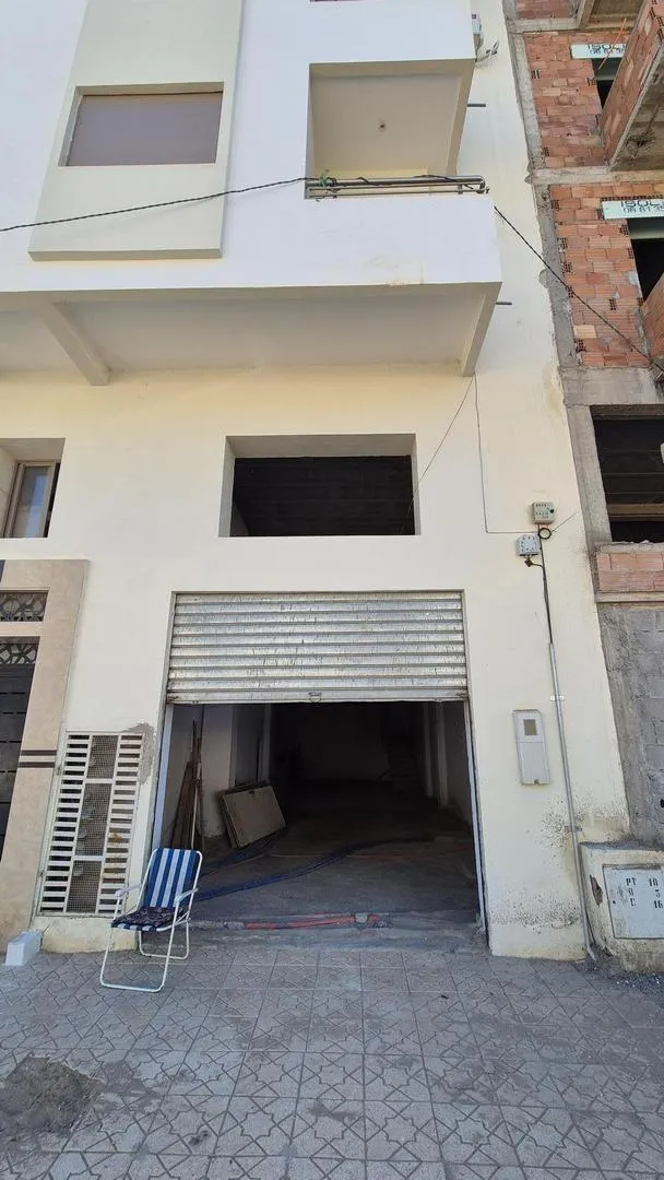 Garage 79m² mezzanine 40m² Quartier Alliance