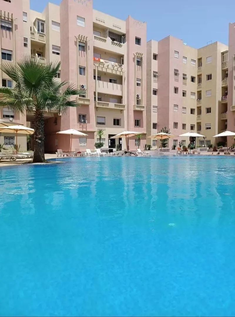 Résidence avec piscine garage wifi