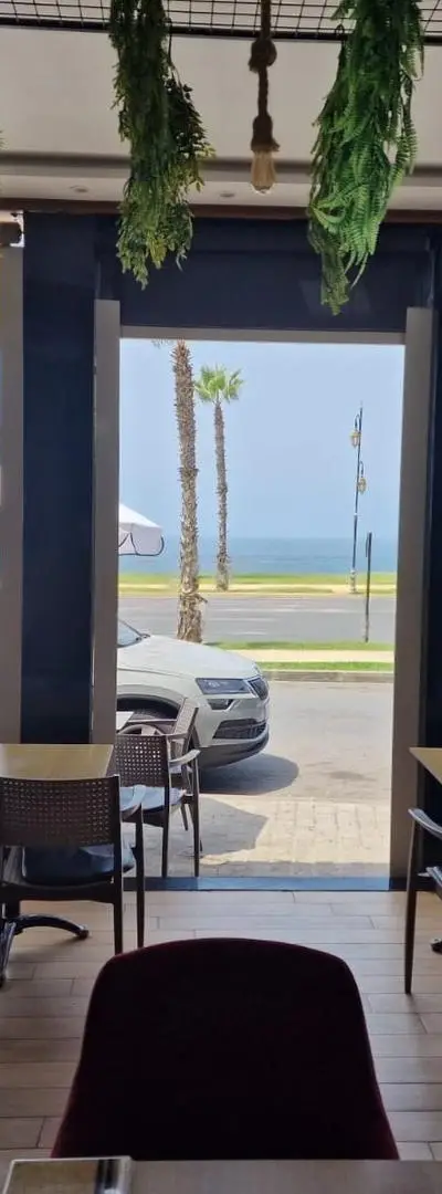 Vente pas de porte d'un café restaurant