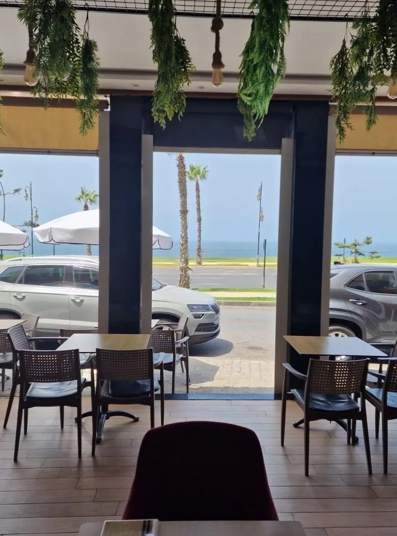 Vente pas de porte d'un café restaurant