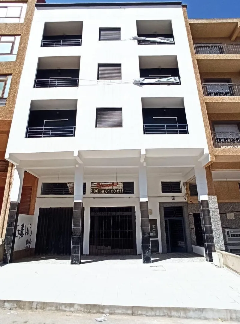 Local commercial 120m sur rue principale de 20m