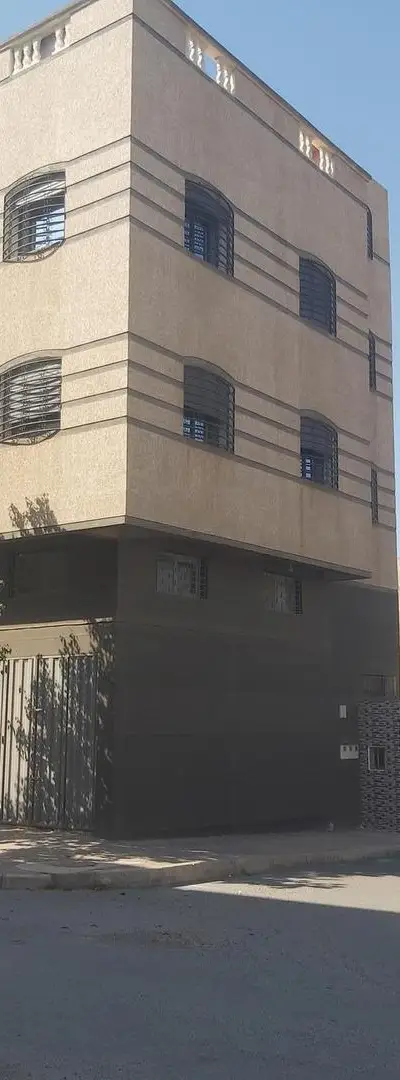Maison commerciale 2 façades