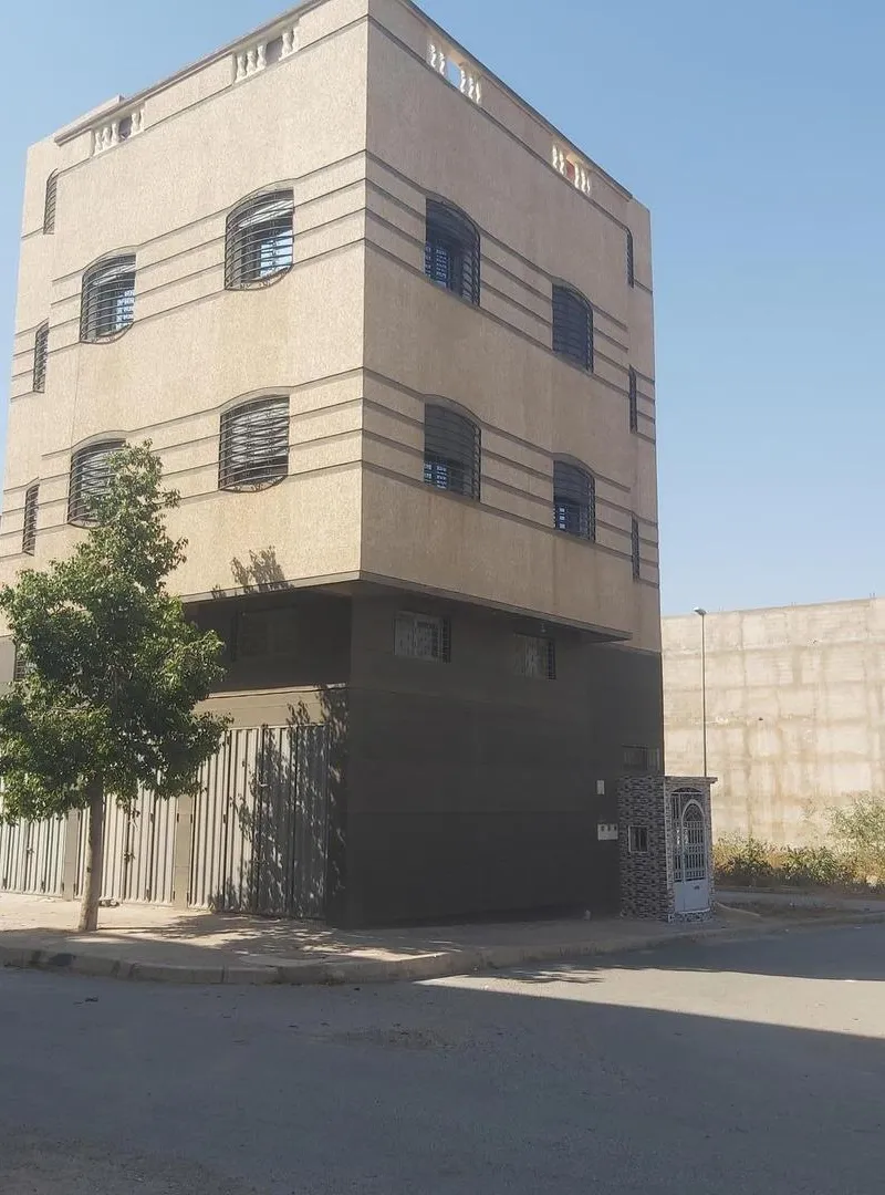 Maison commerciale 2 façades