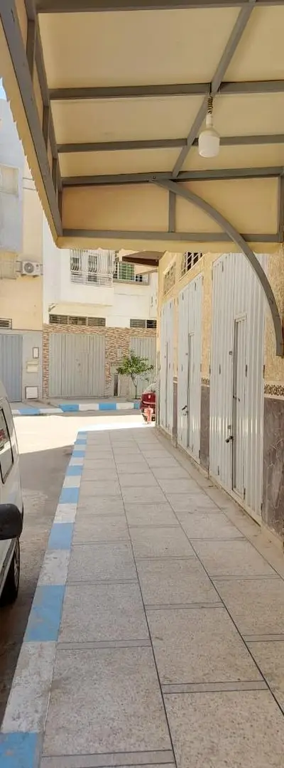 2 garage à vendre contact disponible