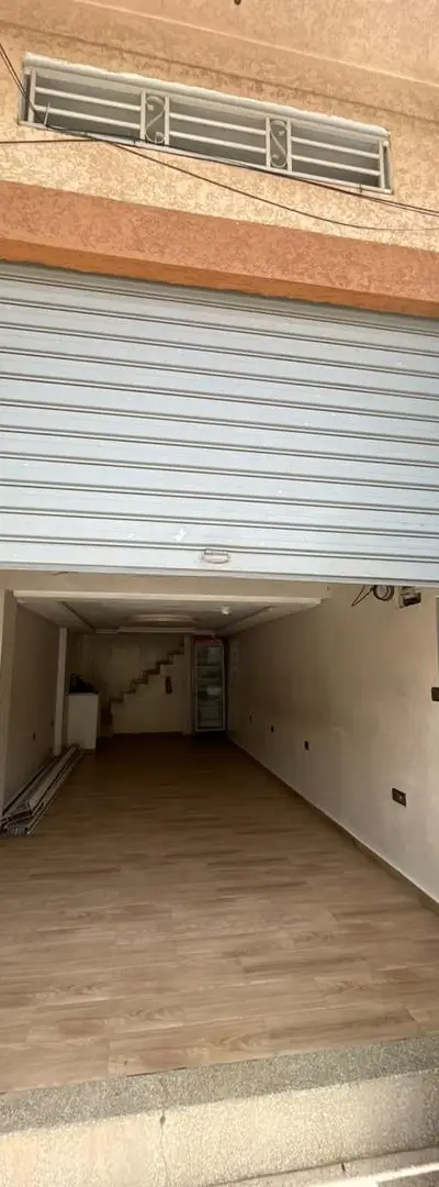 Garage équipé à vendre dans un quartier excellent (Anassi)