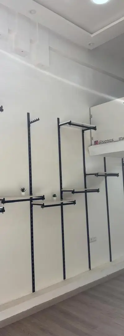 Magasin bien entretenu à Vendre