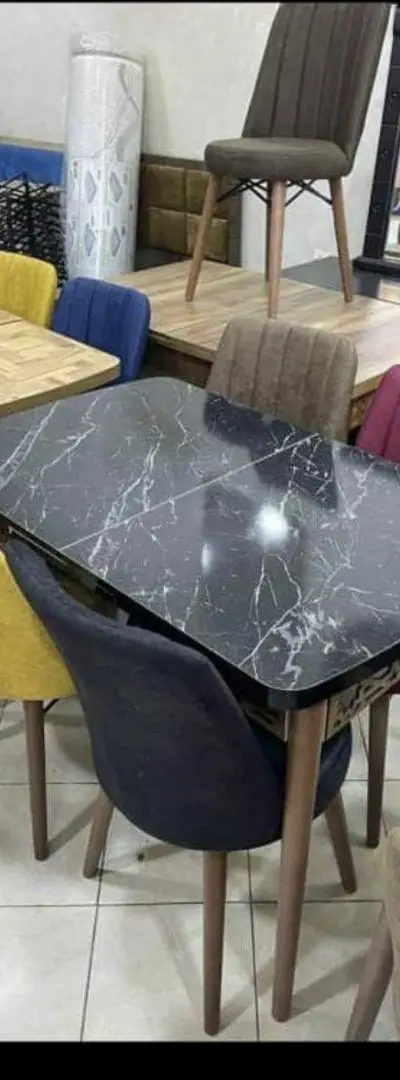 Salle à manger table et chaise promo
