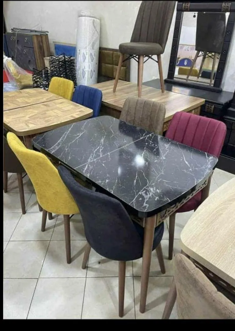 Salle à manger table et chaise promo