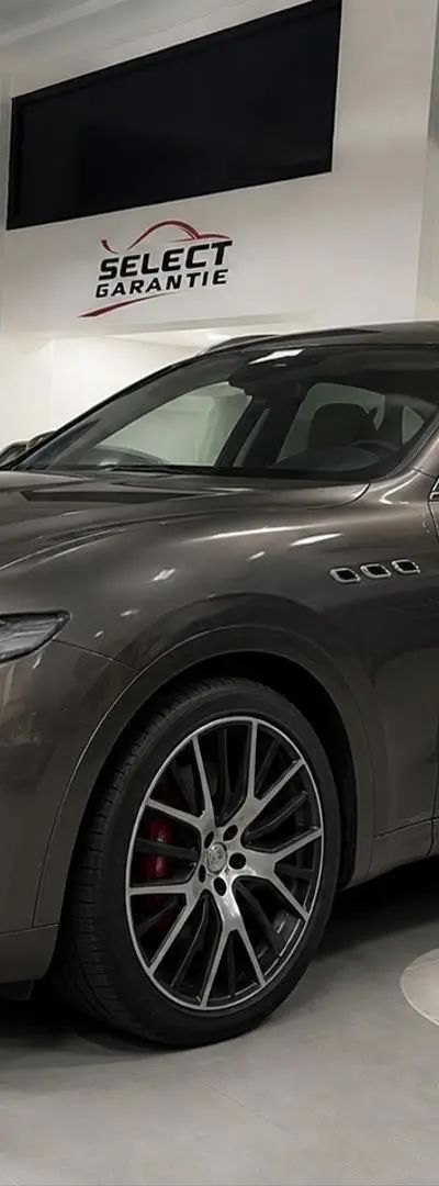 MASERATI LEVANTE ESSENCE Q4